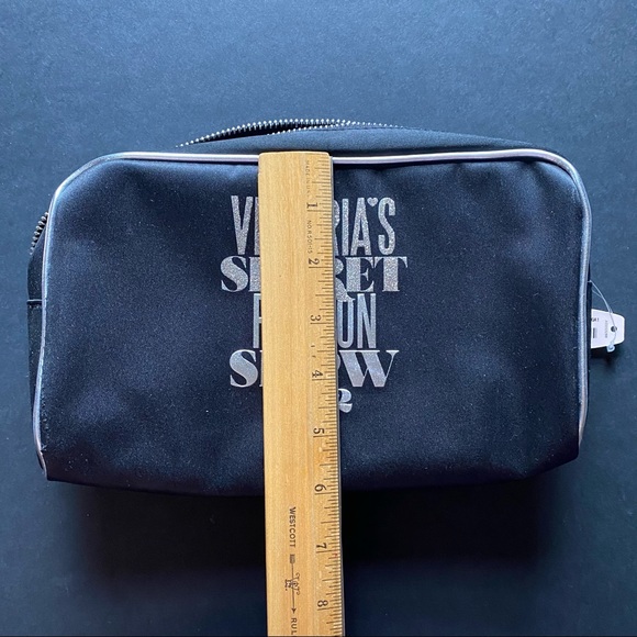 Victoria’s Secret Fashion Show 2012 Makeup Bag - Picture 6 of 6